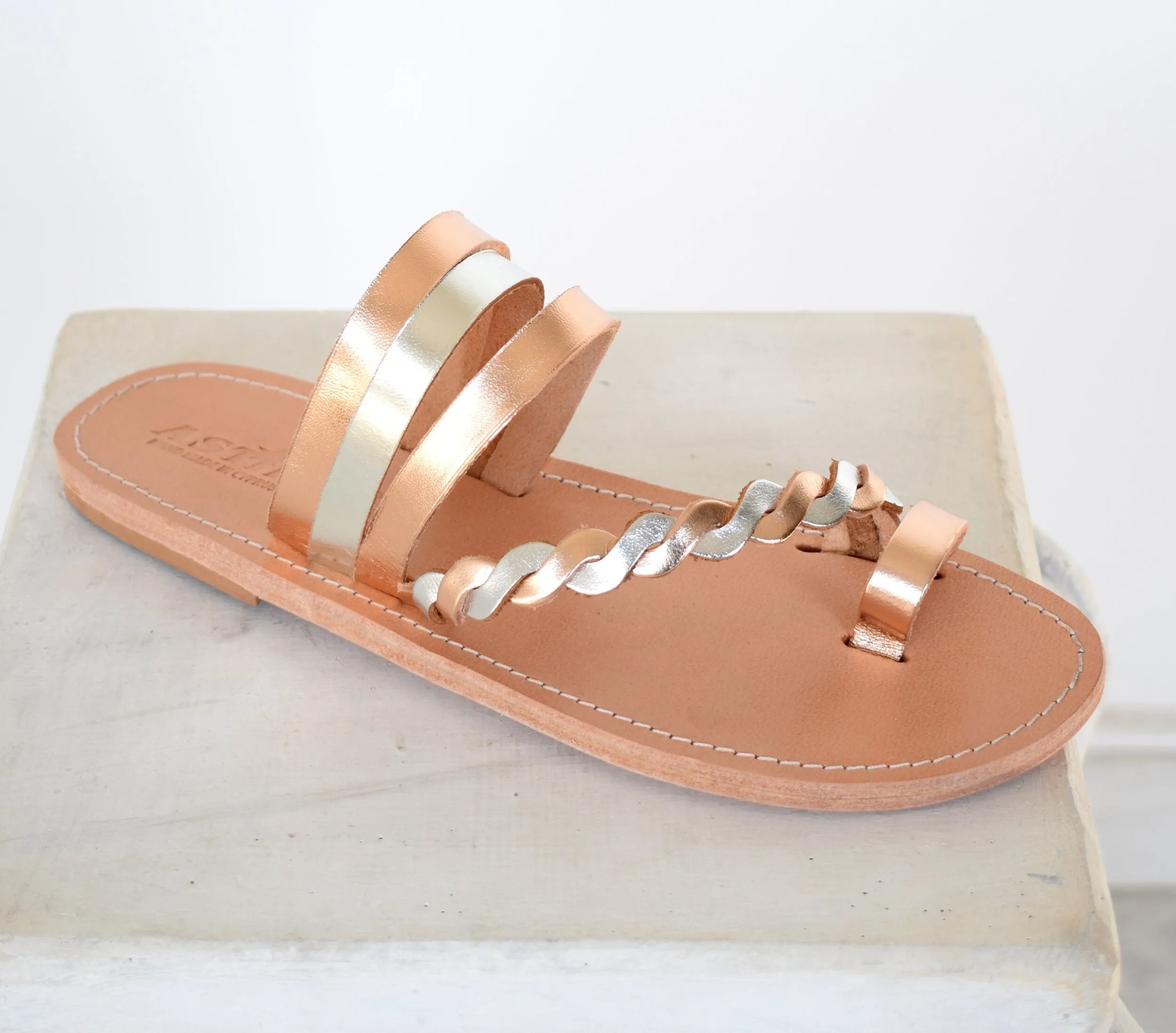 Ancient Greek leather sandals/ gladiator thong sandals/ handmade leather shoes/ roman greek style/ t-strap sandals with toe ring
