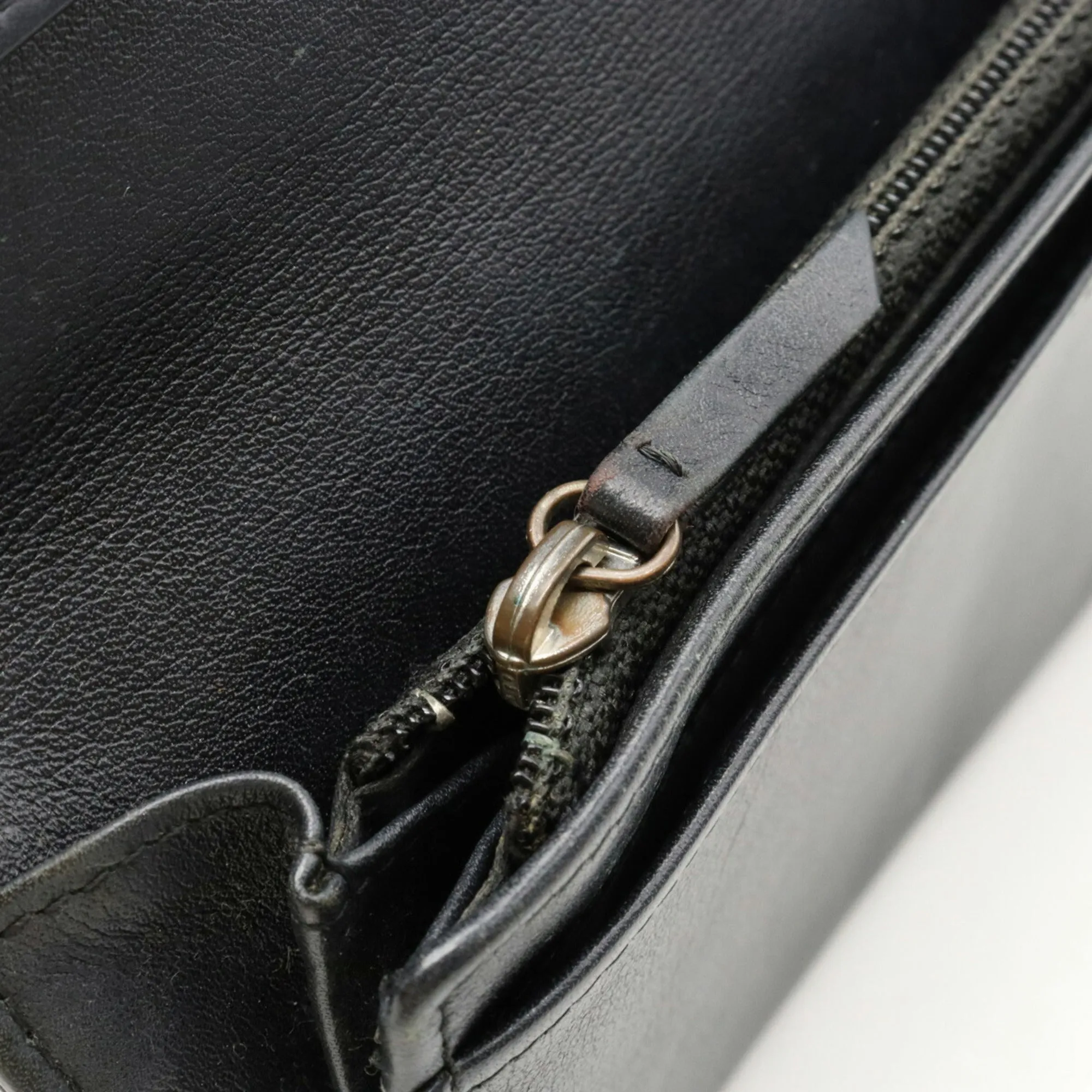 CHANEL Camellia Motif Here Mark Bifold Patent Leather Enamel Black A36544
